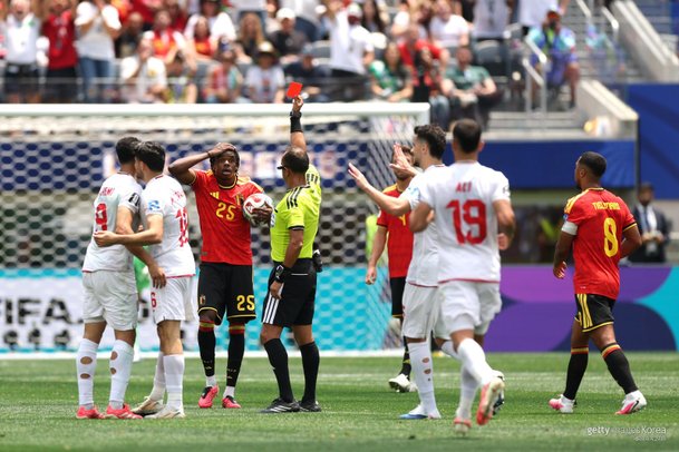 '이란의 늪'에 빠진 벨기에, 수적 열세 속 '0-0 무승부' 나란히 2무