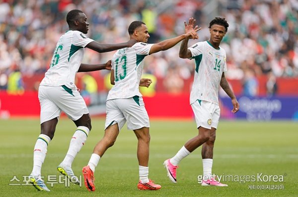 세네갈, 이라크 5-0 완파…한국 32강 경쟁 순위 7위로 '뚝'